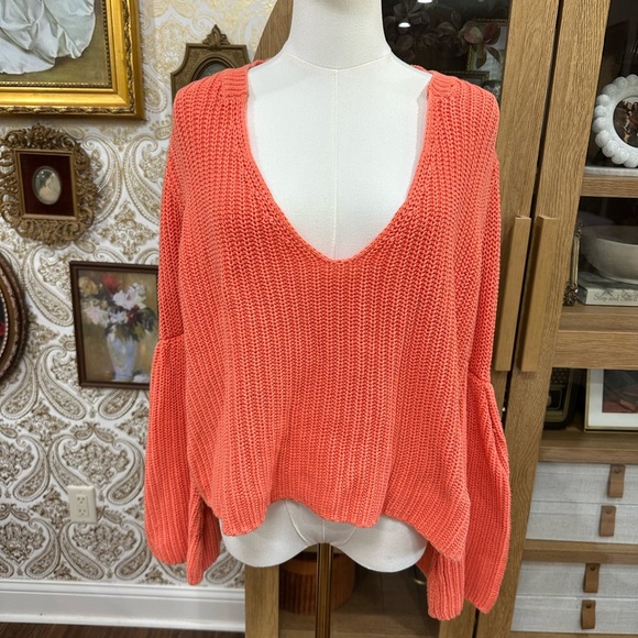 Free People Women's V-Neck Coral Sweater - Medium - Picture 3 of 9